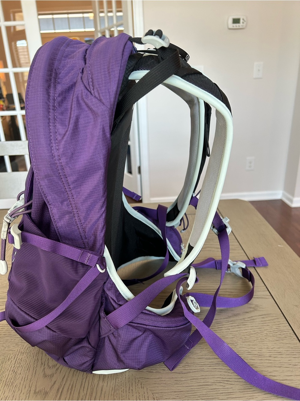 OSPREY Tempest 9 Daypack - Excellent condition - Picture 2 of 13